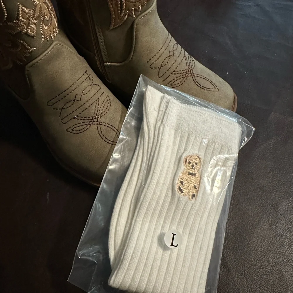 Kids Cream Socks with Bear Patch 7 to 10 year